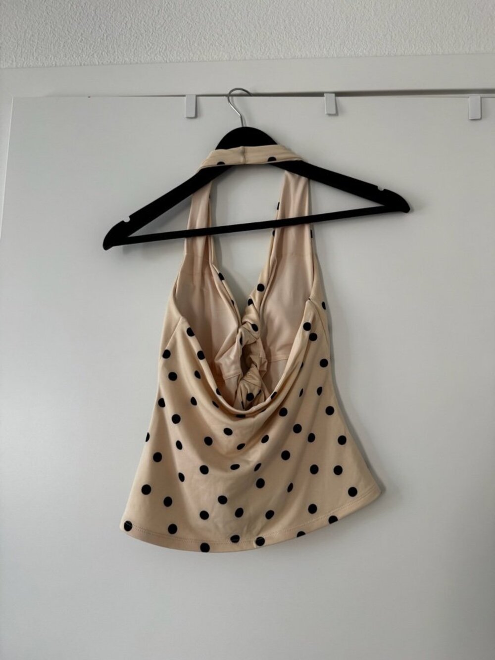 NWT Abercrombie & Fitch Polka Dot Twist Halter Cut Out Top - Size S - Picture 4 of 5